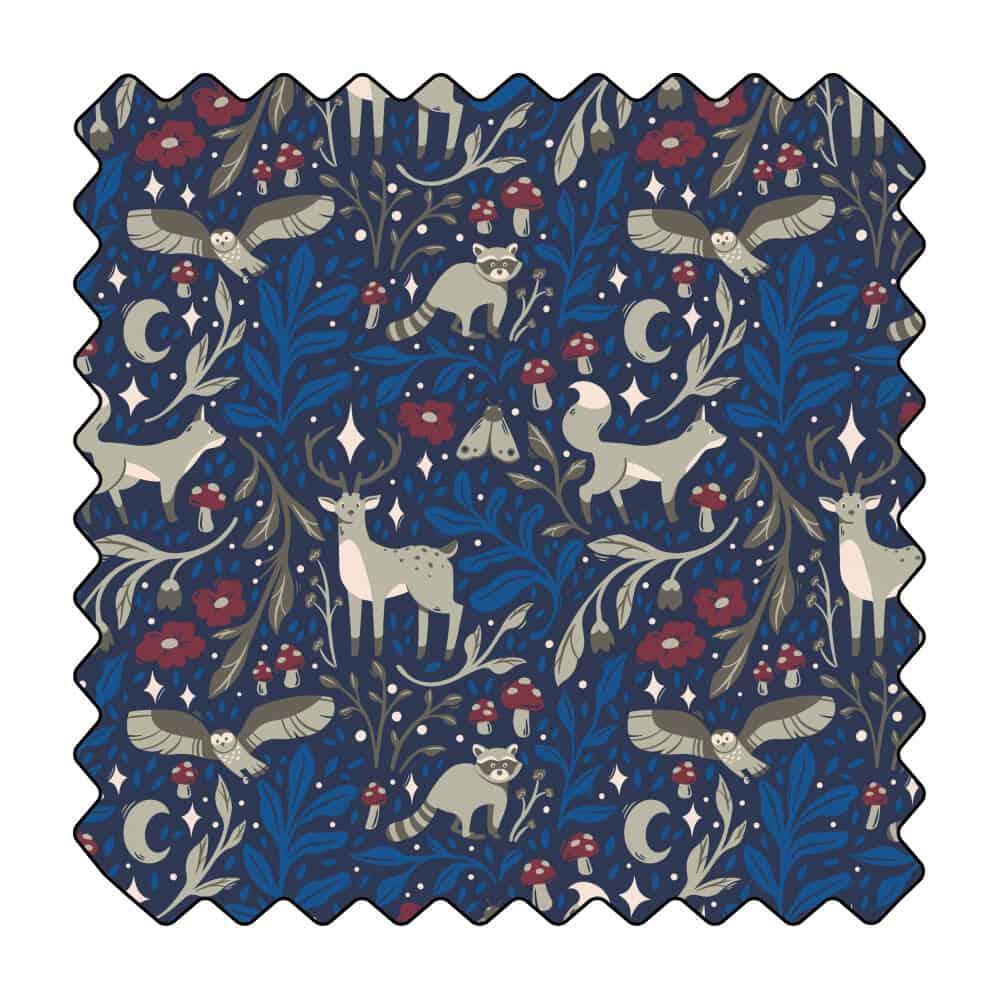 Animaux au crépuscule dans la forêt